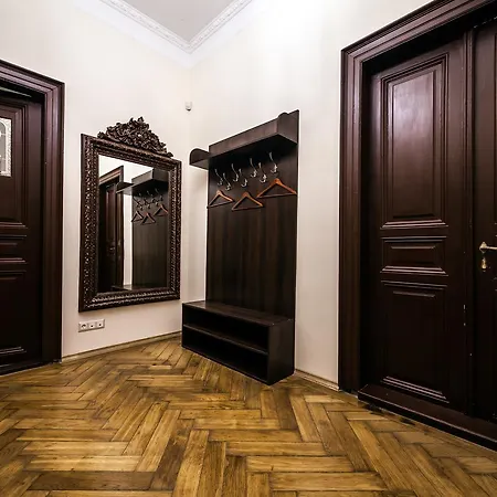 Apartment Leo Vintage 4 Bedroom *
